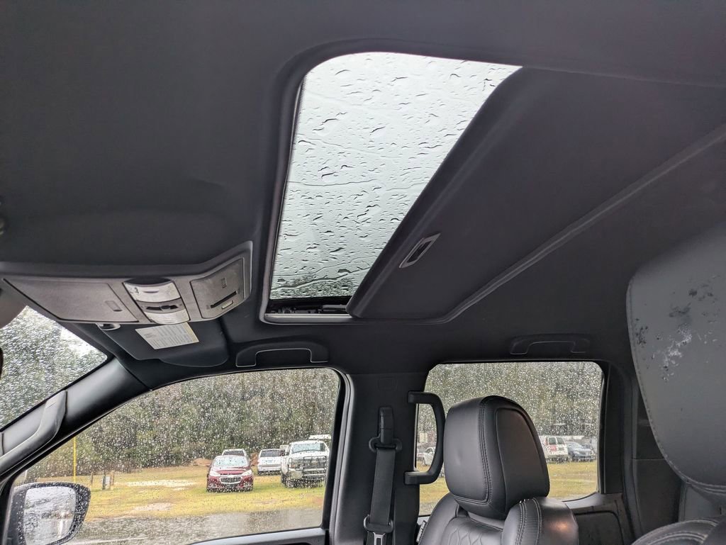 Used 2022 Nissan Frontier PRO-4X w/ Pro-4X Premium Package image 16