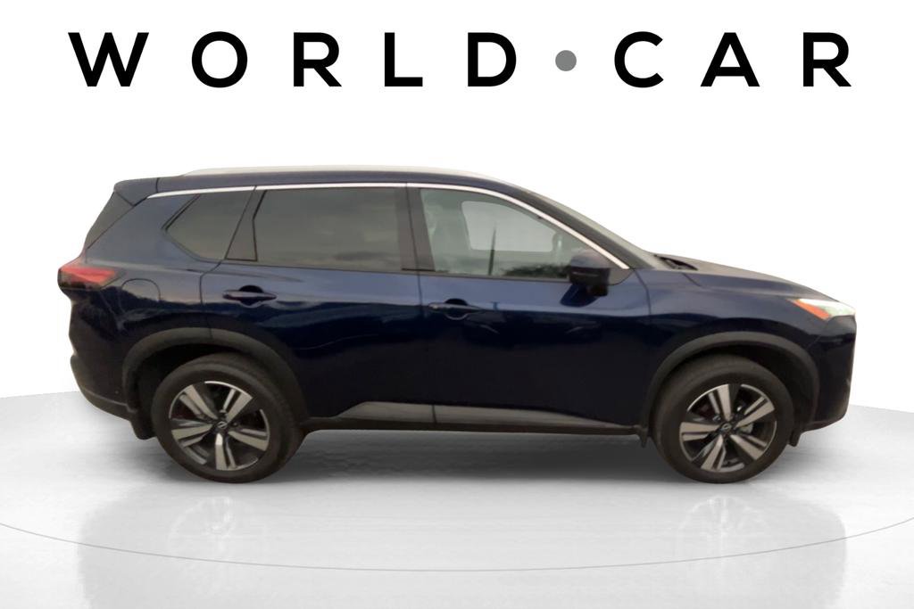 Used 2024 Nissan Rogue SL w/ SL Premium Package image 3