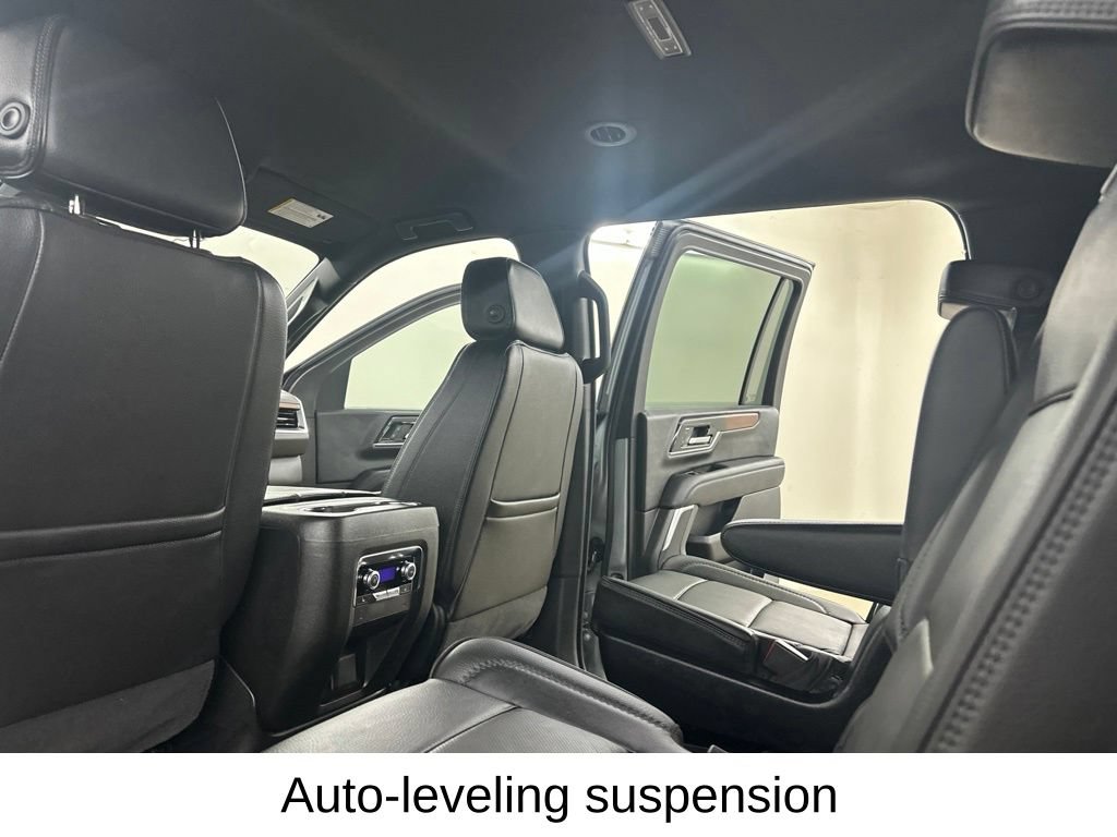 Used 2025 GMC Yukon XL Denali AWD/4WD image 35