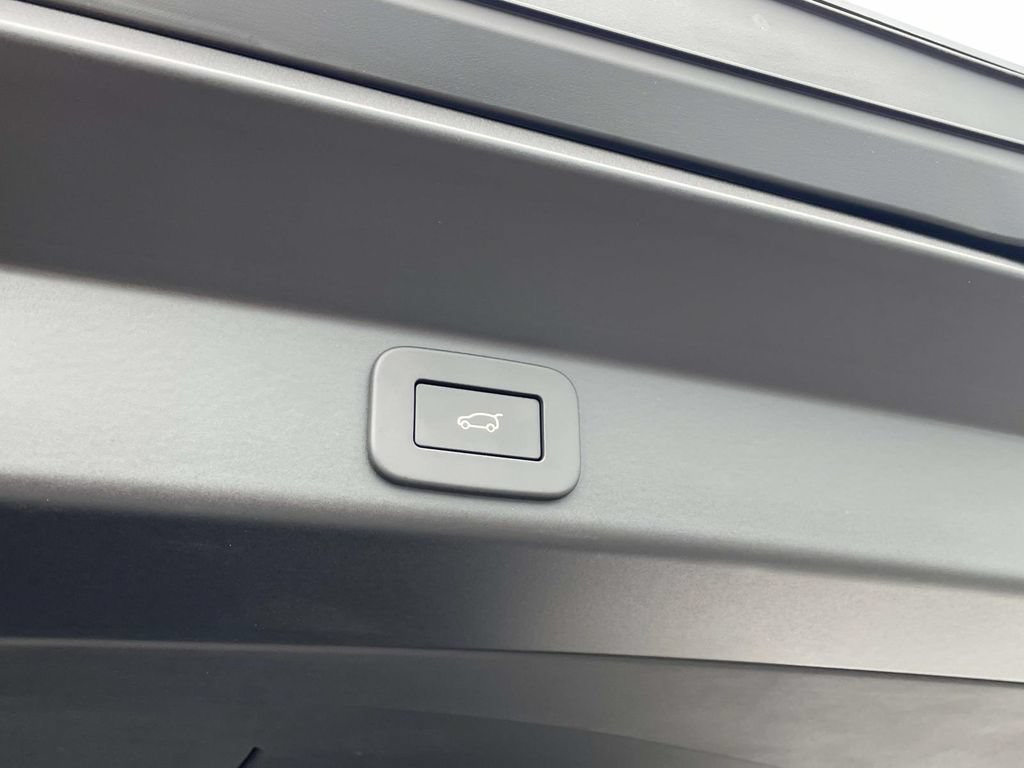 New 2026 Land Rover Range Rover Sport Dynamic SE AWD/4WD image 18