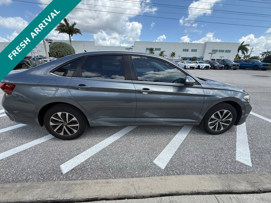 Used 2022 Volkswagen Jetta S image 5