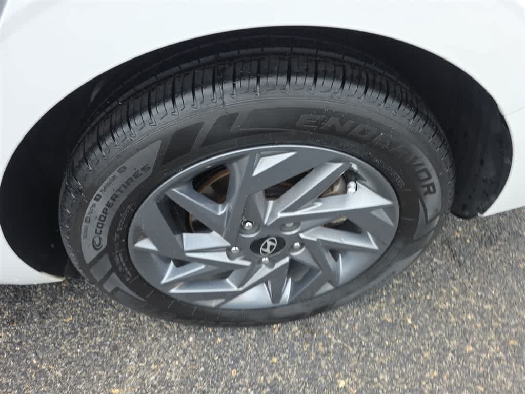Used 2024 Hyundai Elantra SEL FWD image 28