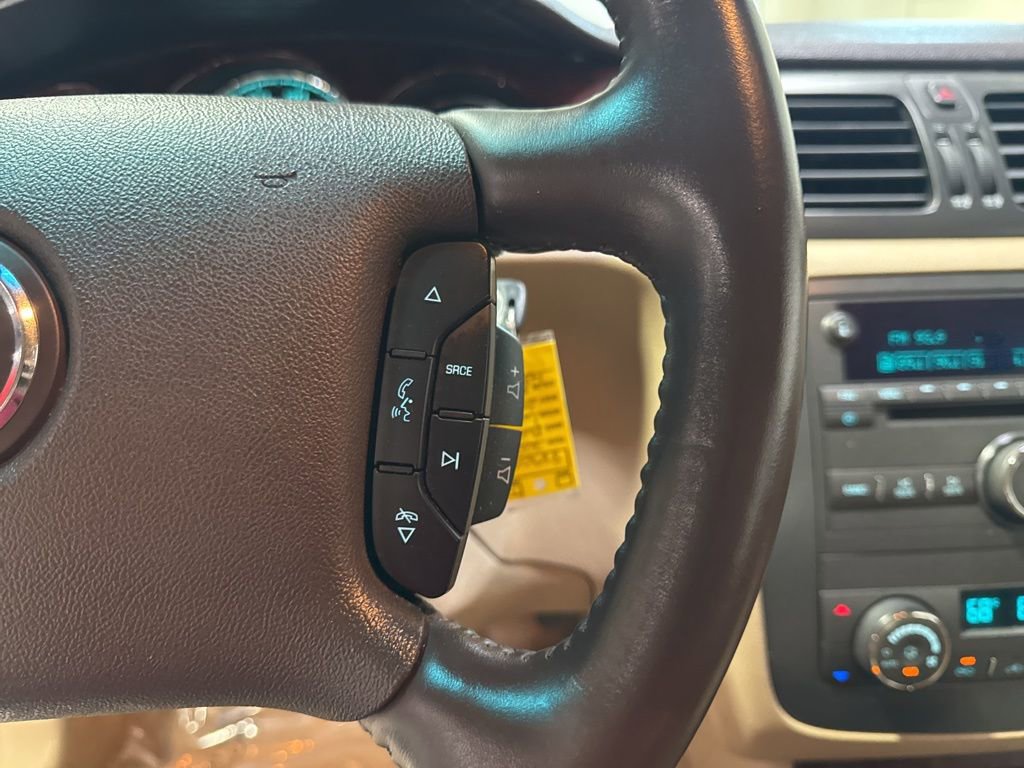 Used 2009 Buick Lucerne CXL FWD image 12