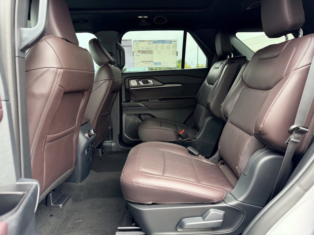 New 2027 Ford Explorer Platinum RWD image 17