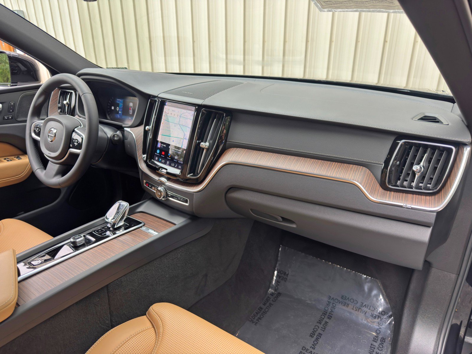 Used 2023 Volvo XC60 B5 Ultimate w/ Climate Package FWD image 15