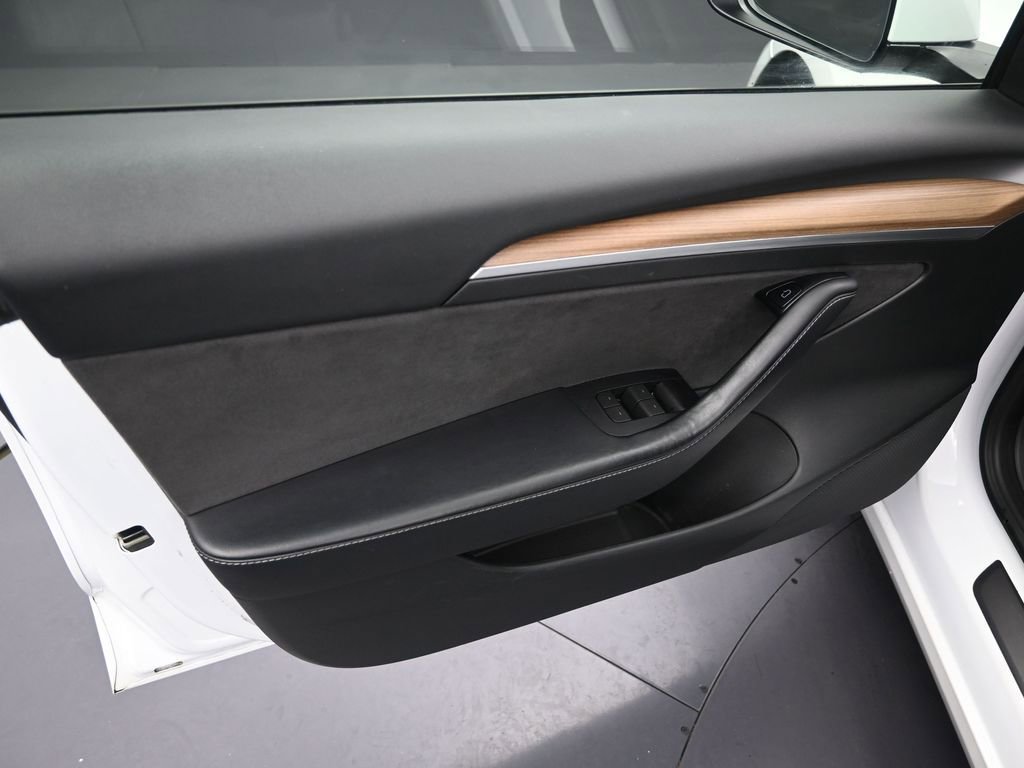 Used 2023 Tesla Model 3 Performance image 9