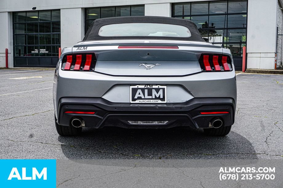 Used 2025 Ford Mustang Premium RWD image 10