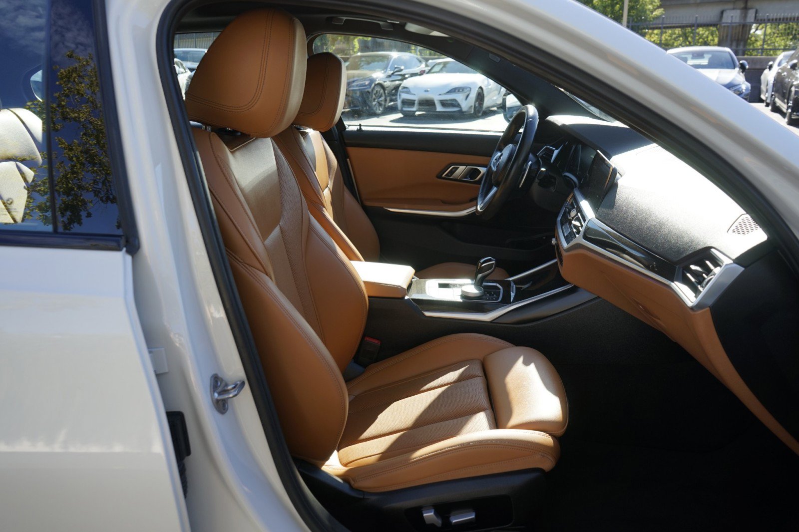 Used 2022 BMW 330e w/ M Sport Package image 18