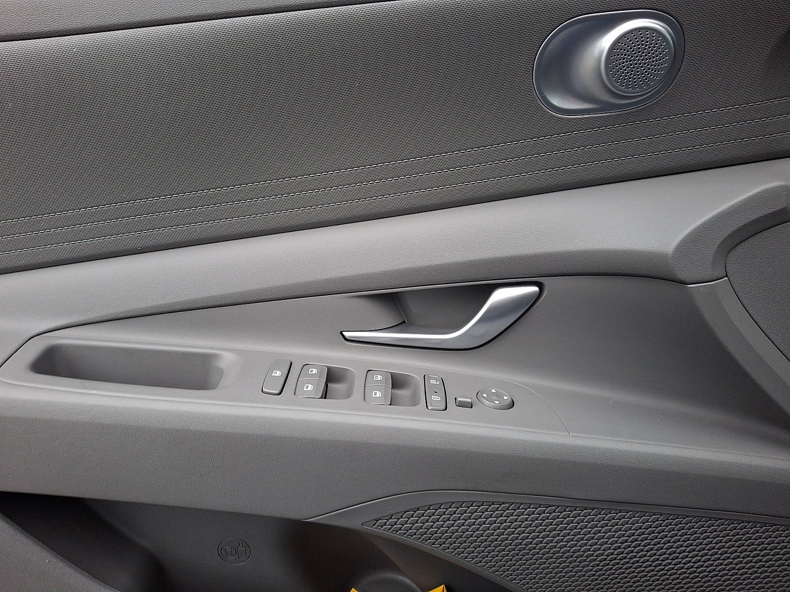 Certified 2023 Hyundai Elantra SEL w/ Winter Weather Package image 12