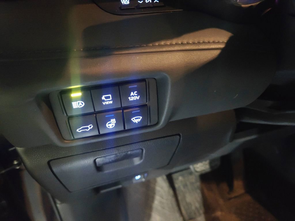 Used 2022 Toyota Highlander Platinum image 9