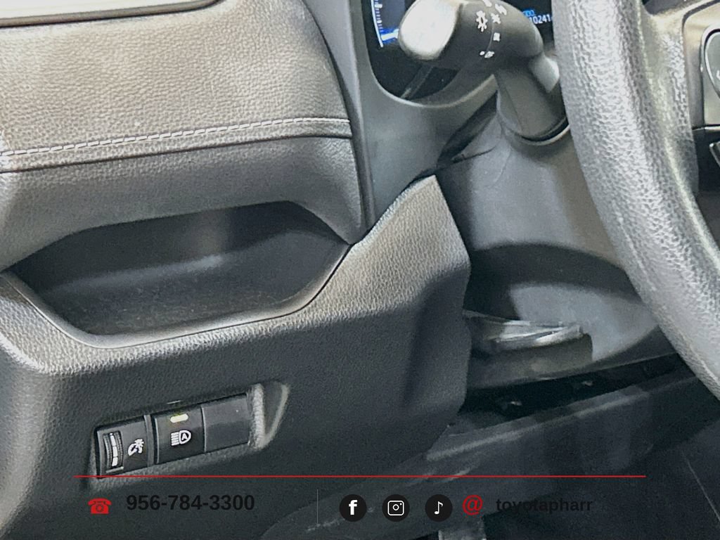 Used 2025 Toyota RAV4 LE AWD/4WD image 9