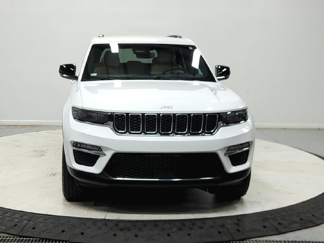 Used 2024 Jeep Grand Cherokee Limited AWD/4WD image 3