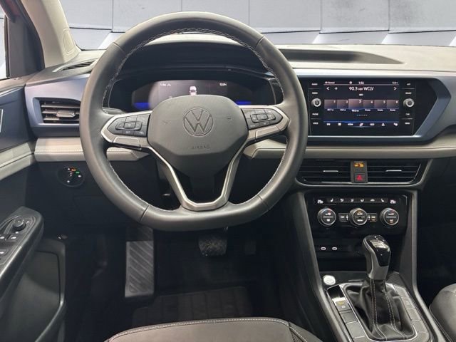 Certified 2024 Volkswagen Taos SE image 15