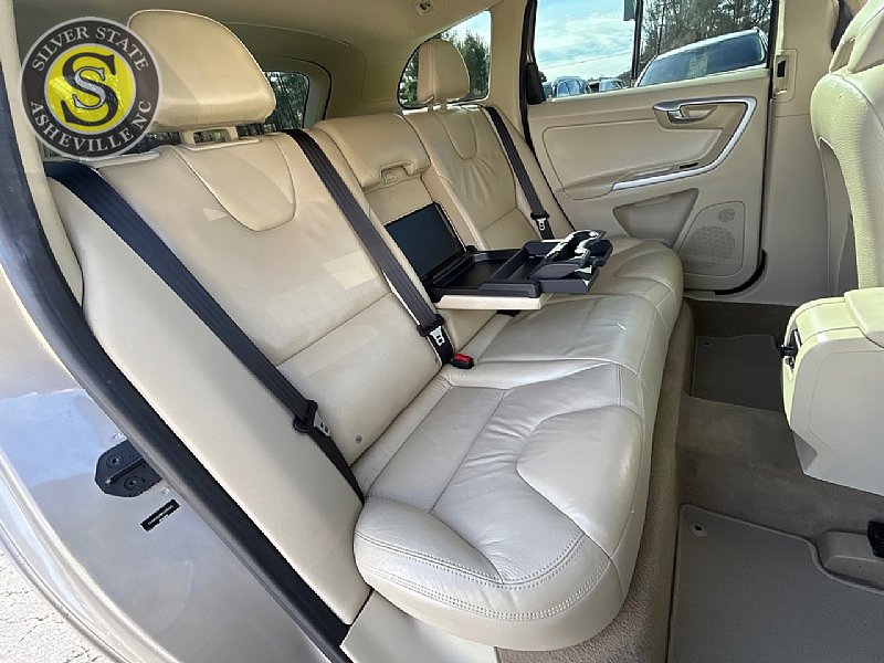 Used 2011 Volvo XC60 3.2 image 21