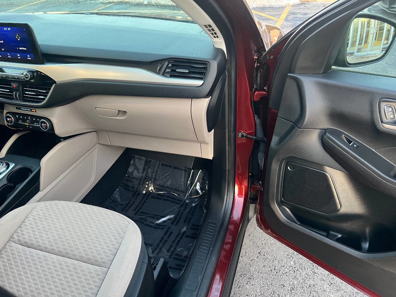 Used 2021 Ford Escape SE image 26