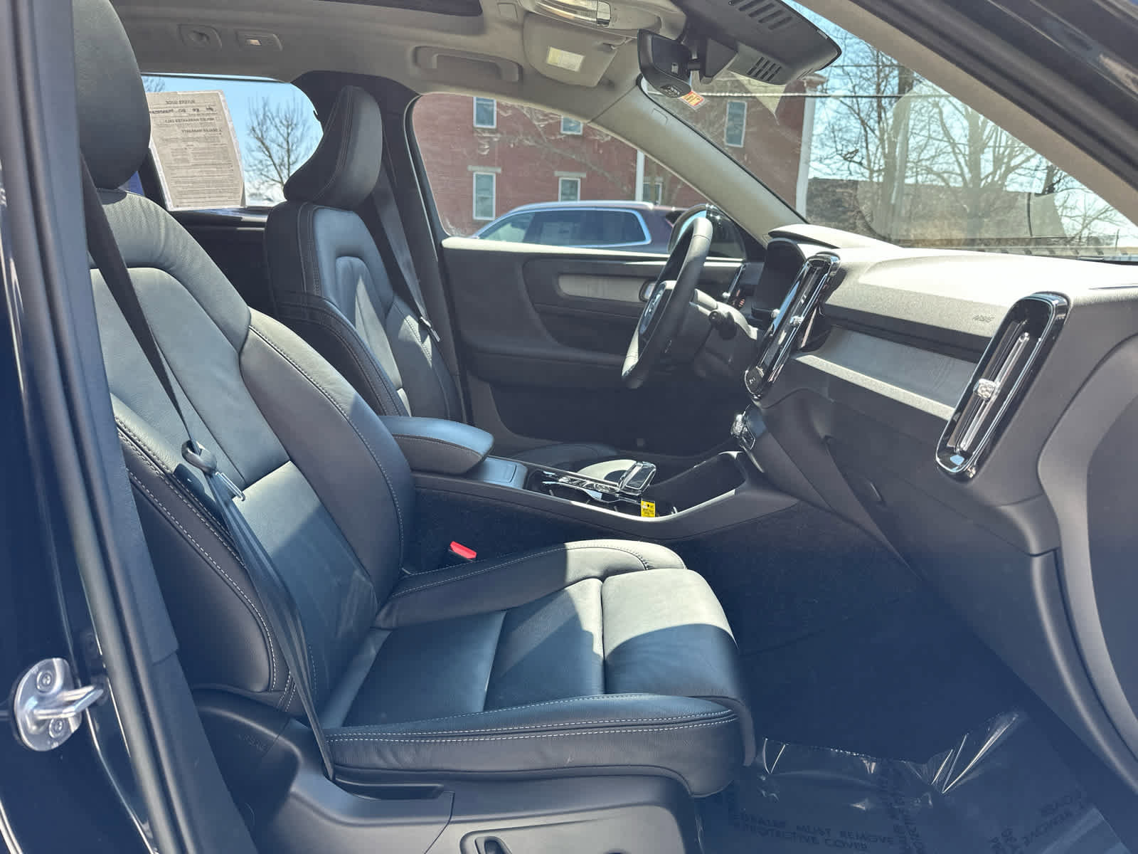 Used 2023 Volvo XC40 B5 Plus w/ Driver Assist Package image 35