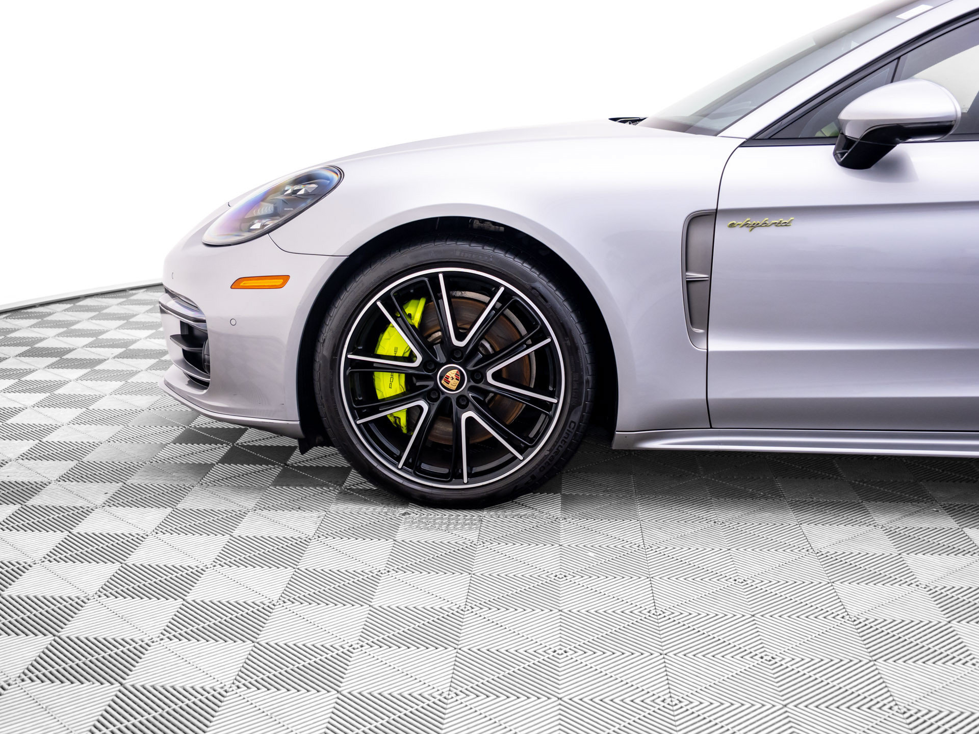 Used 2022 Porsche Panamera 4 AWD/4WD image 36