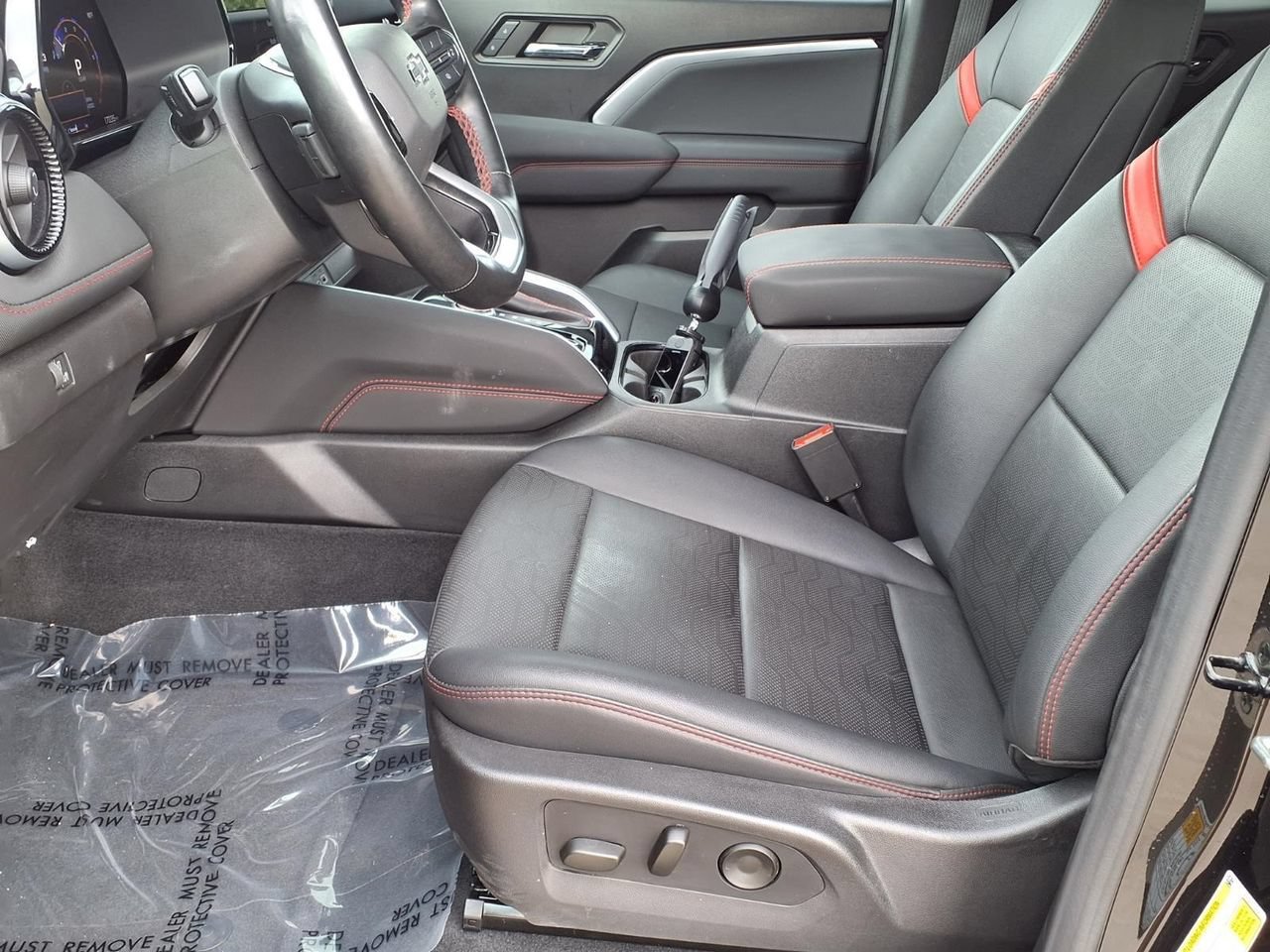 Used 2024 Chevrolet Colorado Z71 w/ Z71 Convenience Package 2 AWD/4WD image 12