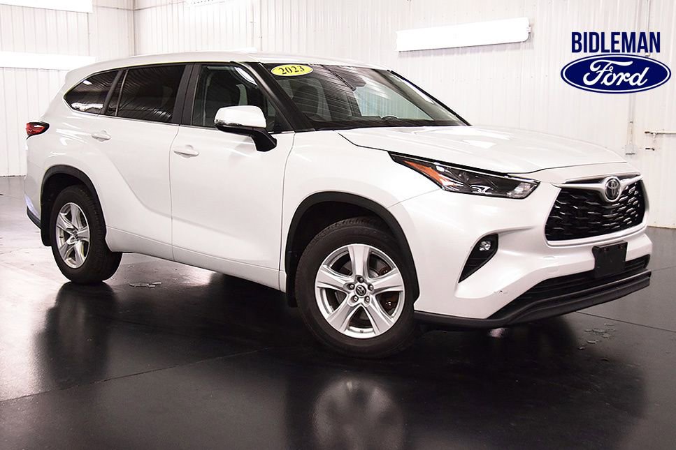 Used 2023 Toyota Highlander LE