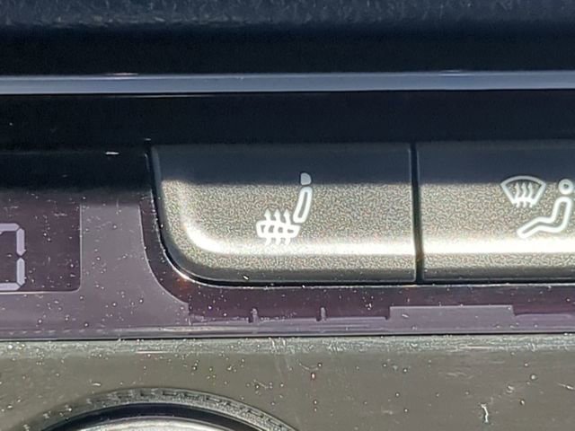 Used 2022 Volkswagen Atlas Cross Sport SE image 25