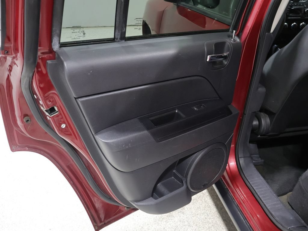 Used 2016 Jeep Compass Sport w/ Power Value Group FWD image 18