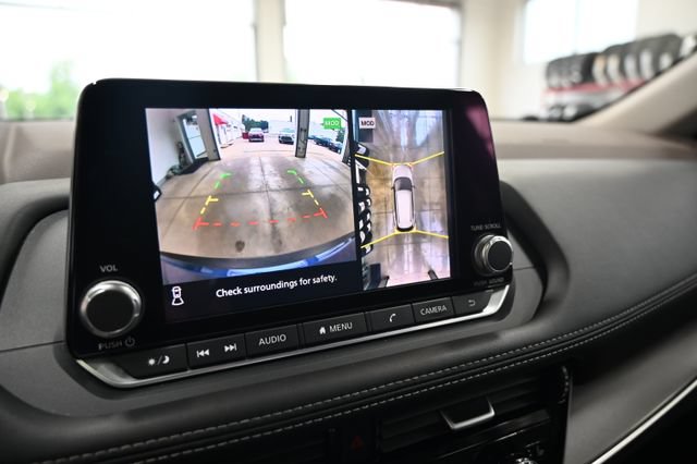Used 2021 Nissan Rogue SV AWD/4WD image 16