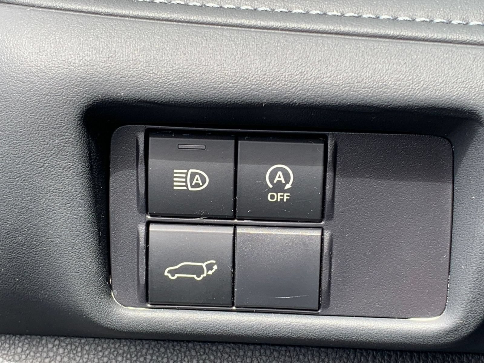 Used 2025 Toyota Highlander XSE AWD/4WD image 19