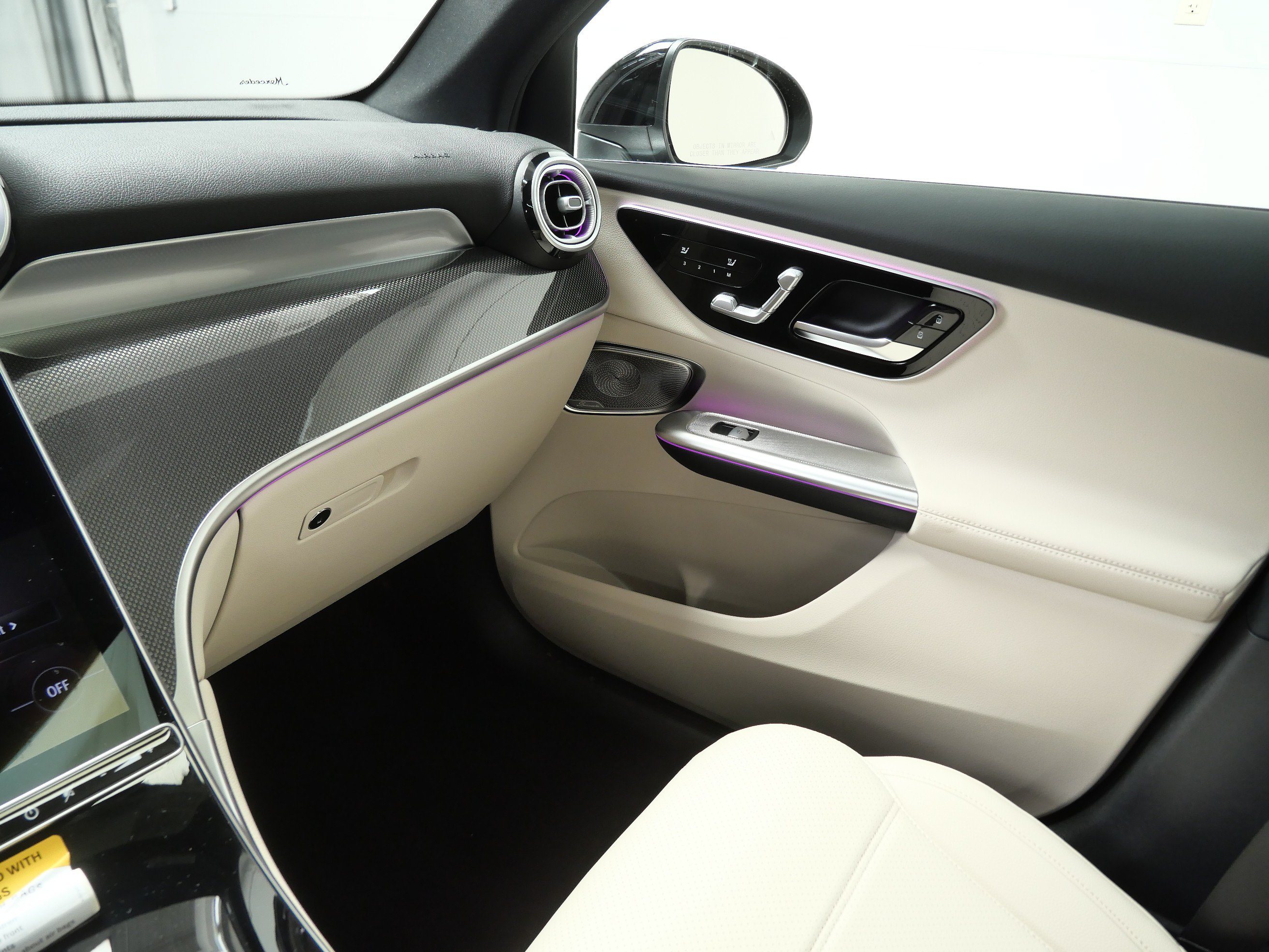 New 2026 Mercedes-Benz GLC 300 4MATIC image 14