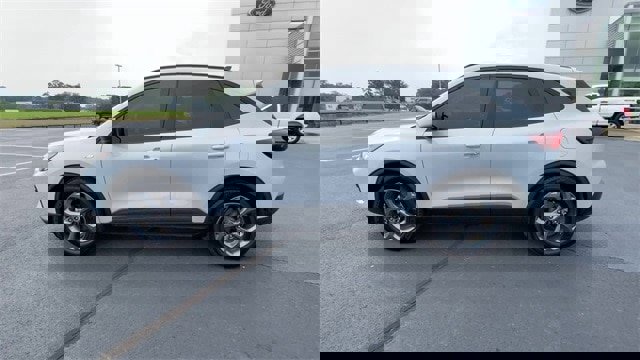 Certified 2025 Ford Escape ST-Line image 5