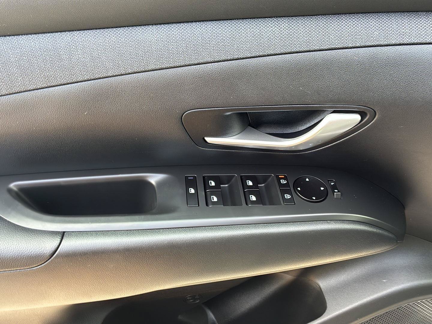 Used 2025 Hyundai Tucson SEL AWD/4WD image 28