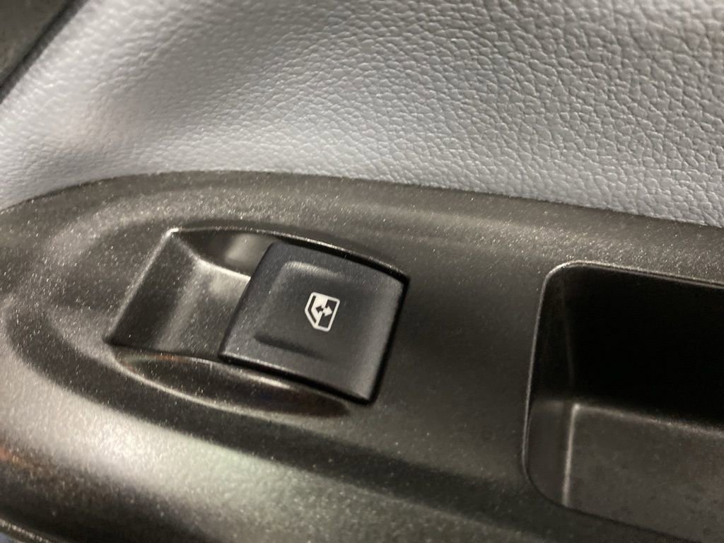 Used 2022 Chevrolet Colorado Z71 w/ Safety Package image 15