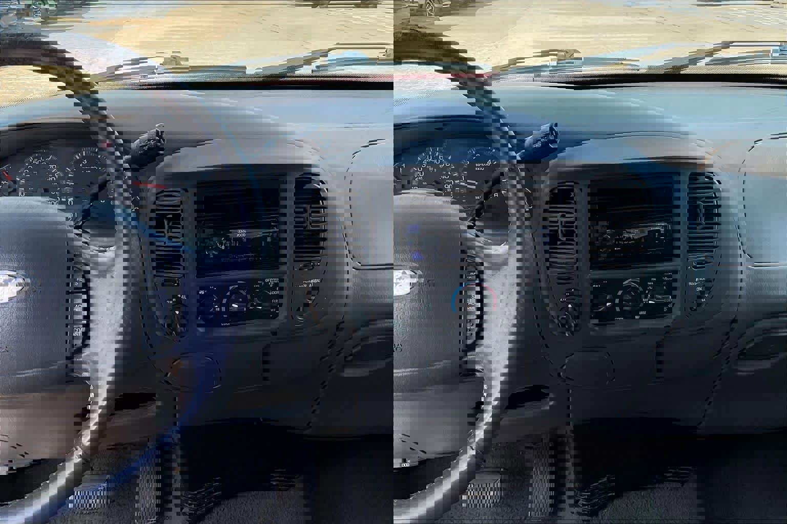 Used 2003 Ford F150 XLT AWD/4WD image 6