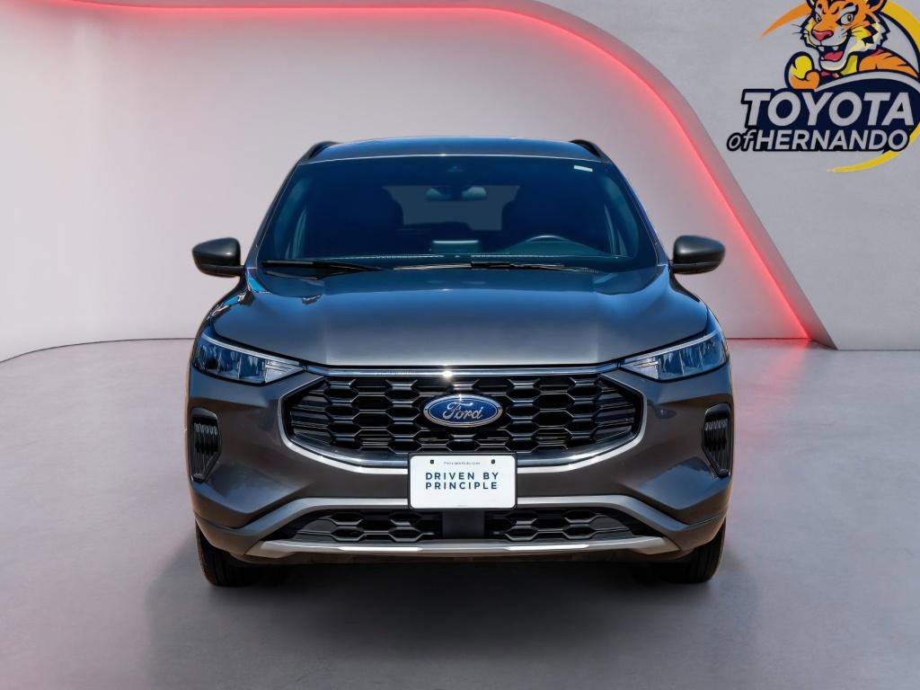 Used 2024 Ford Escape ST-Line image 2