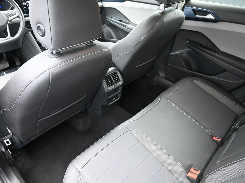 Used 2024 Volkswagen Taos SE image 14