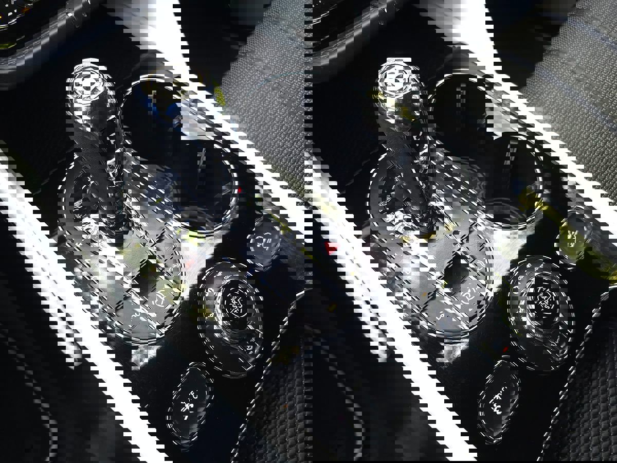 Used 2020 Bentley Bentayga Design Series image 59