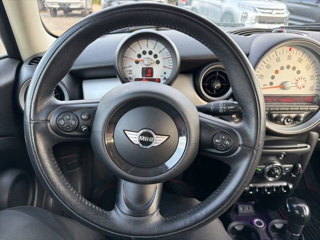 Used 2013 MINI Cooper Hardtop image 12