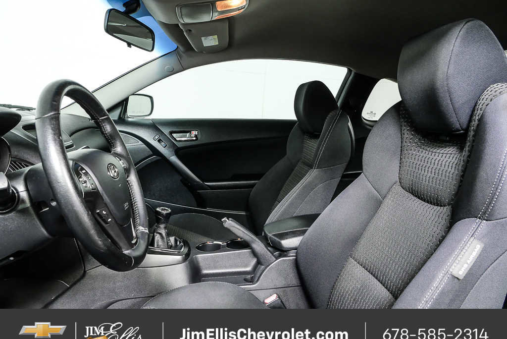 Used 2011 Hyundai Genesis 2.0T image 5