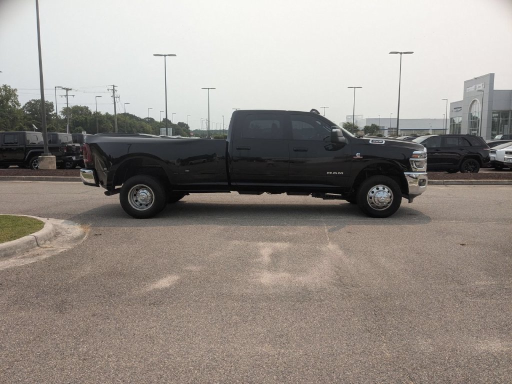 New 2026 RAM 3500 Big Horn AWD/4WD image 6