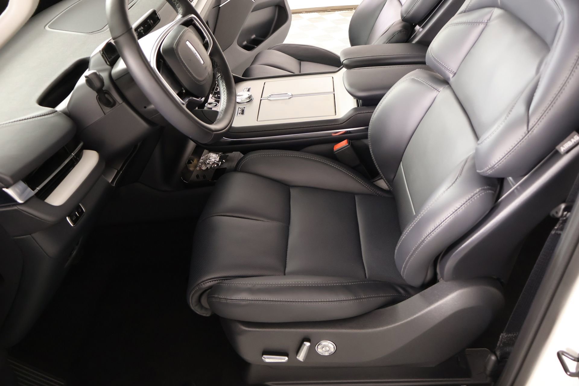 New 2026 Lincoln Navigator Premiere image 11