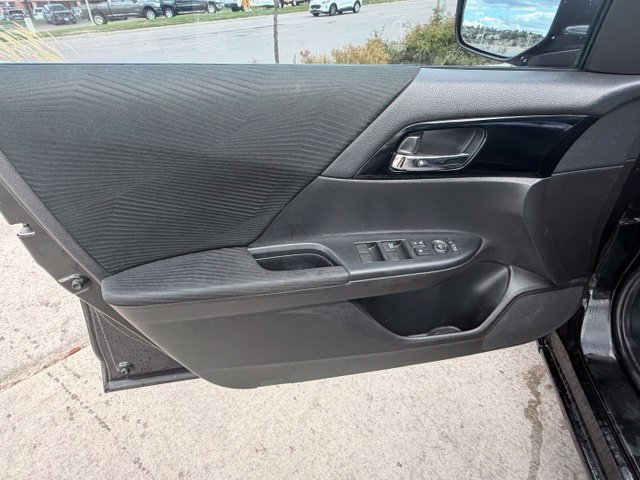 Used 2017 Honda Accord LX image 27