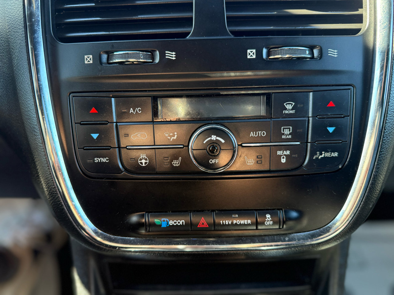 Used 2017 Dodge Grand Caravan GT image 18