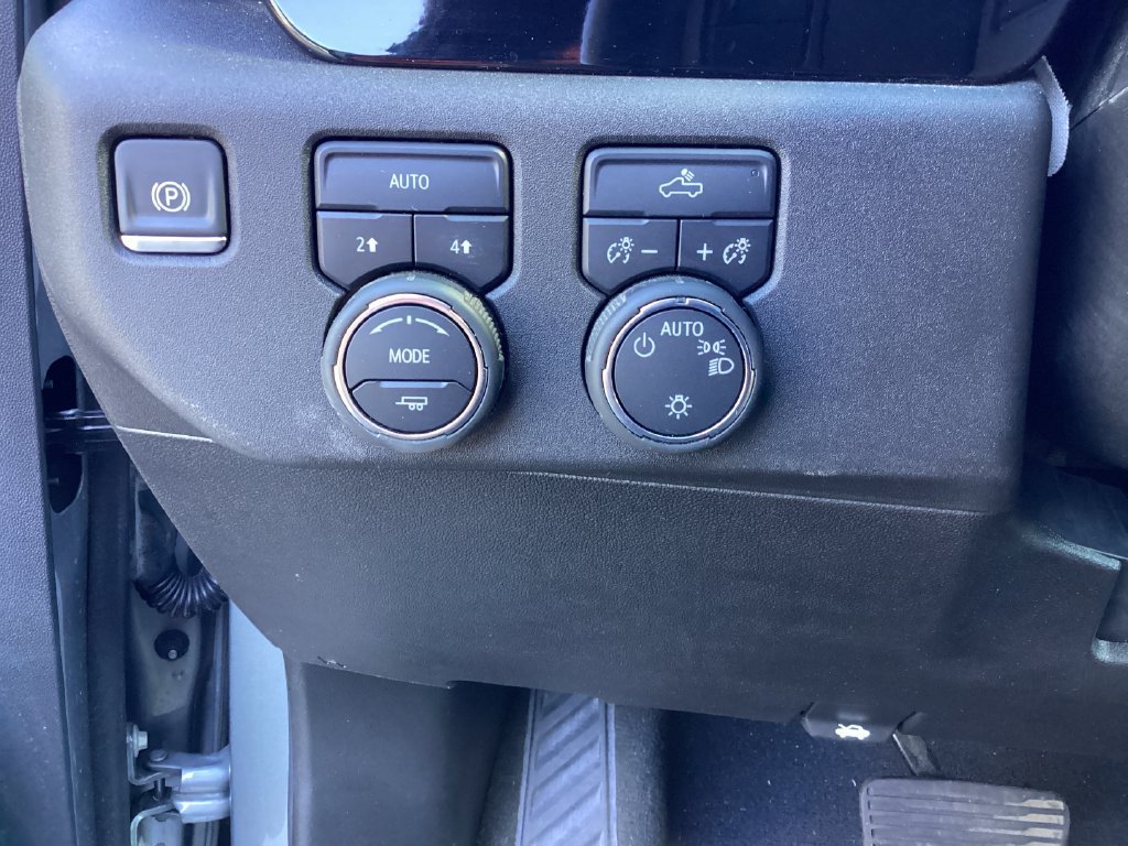 Used 2024 Chevrolet Silverado 1500 LT AWD/4WD image 15
