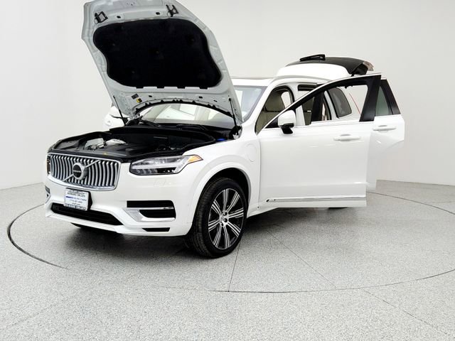 Certified 2024 Volvo XC90 T8 Ultimate w/ Protection Package Premier image 9