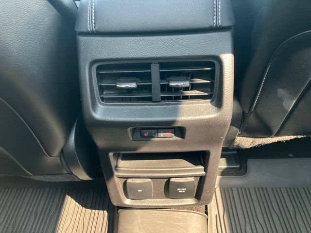 Used 2019 Ford Edge Titanium w/ Equipment Group 301A AWD/4WD image 19