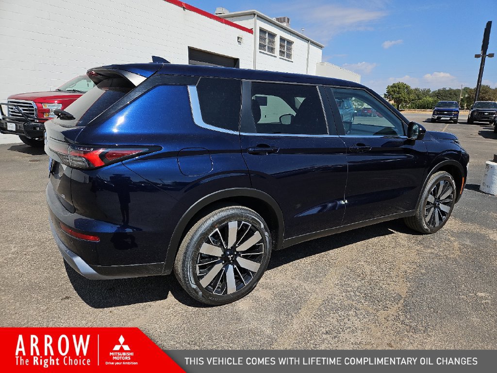 New 2026 Mitsubishi Outlander SE AWD/4WD image 13