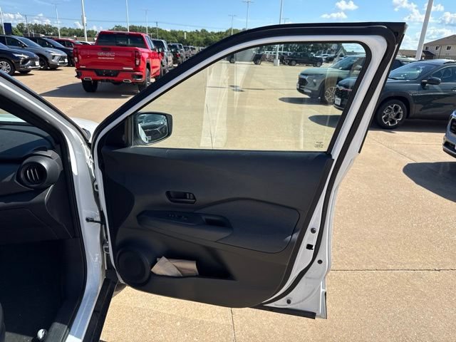 Used 2020 Nissan Kicks S FWD image 11