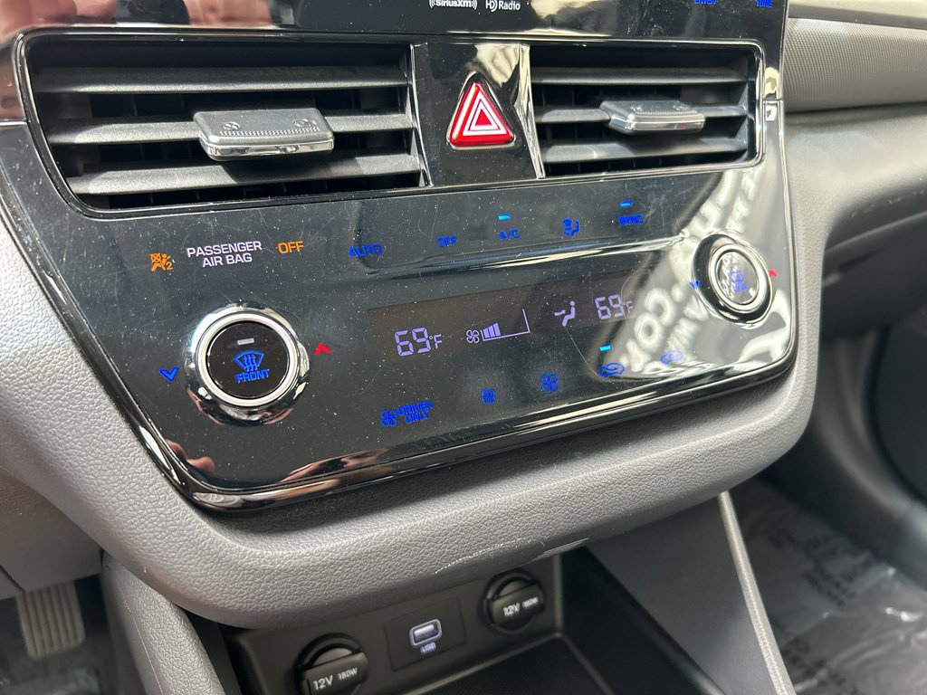 Used 2020 Hyundai Ioniq SE FWD image 19