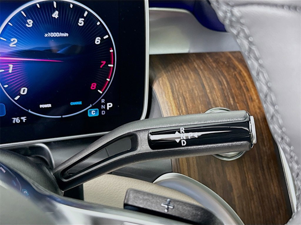 Used 2025 Mercedes-Benz GLC 300 4MATIC image 16