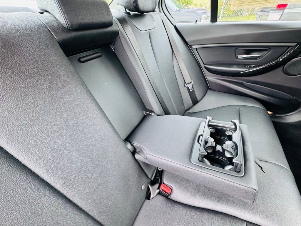 Used 2018 BMW 320i Sedan w/ Convenience Package RWD image 16