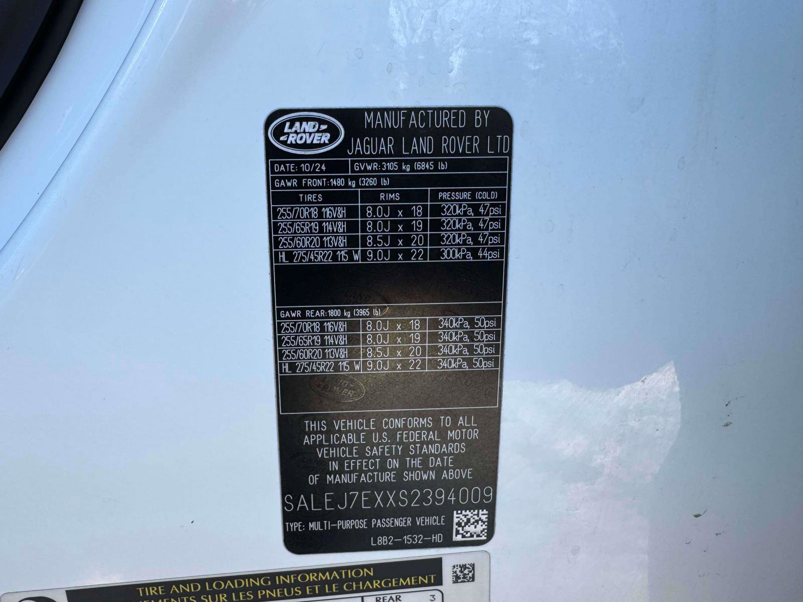 Used 2025 Land Rover Defender 110 S AWD/4WD image 10